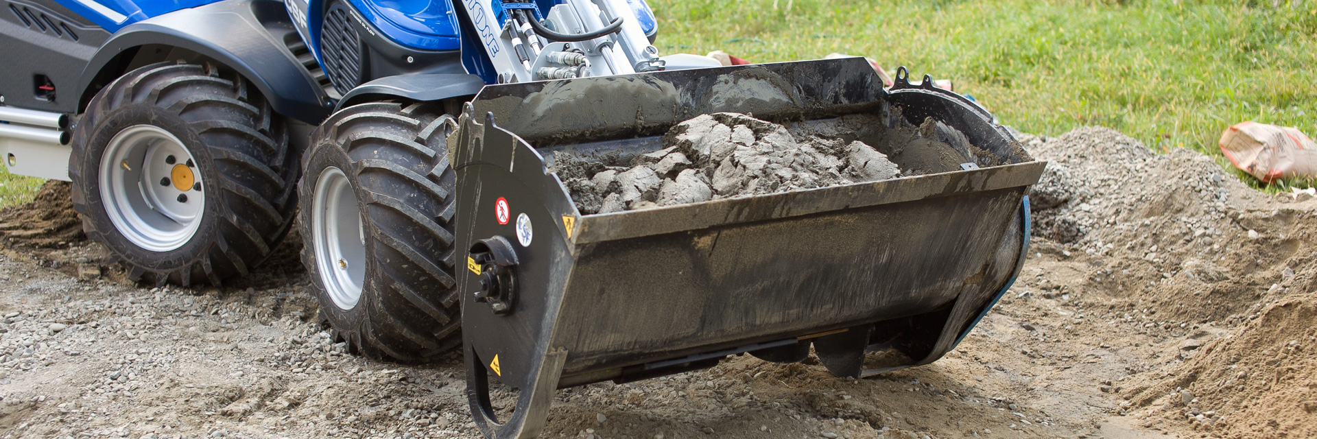 Multione-concrete-mixing-bucket for mini loaders