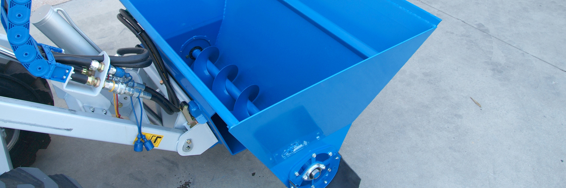 Multione-feed-dispenser for mini loaders