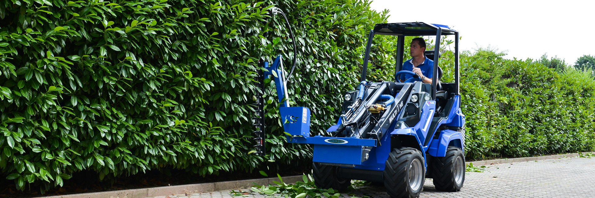 hedge-trimmer for mini loader