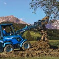 MultiOne mini loader 8 series with multipurpose bucket