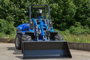 MultiOne mini loader 9 series with bucket