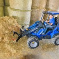 MultiOne mini loader 9 series with manure fork copia